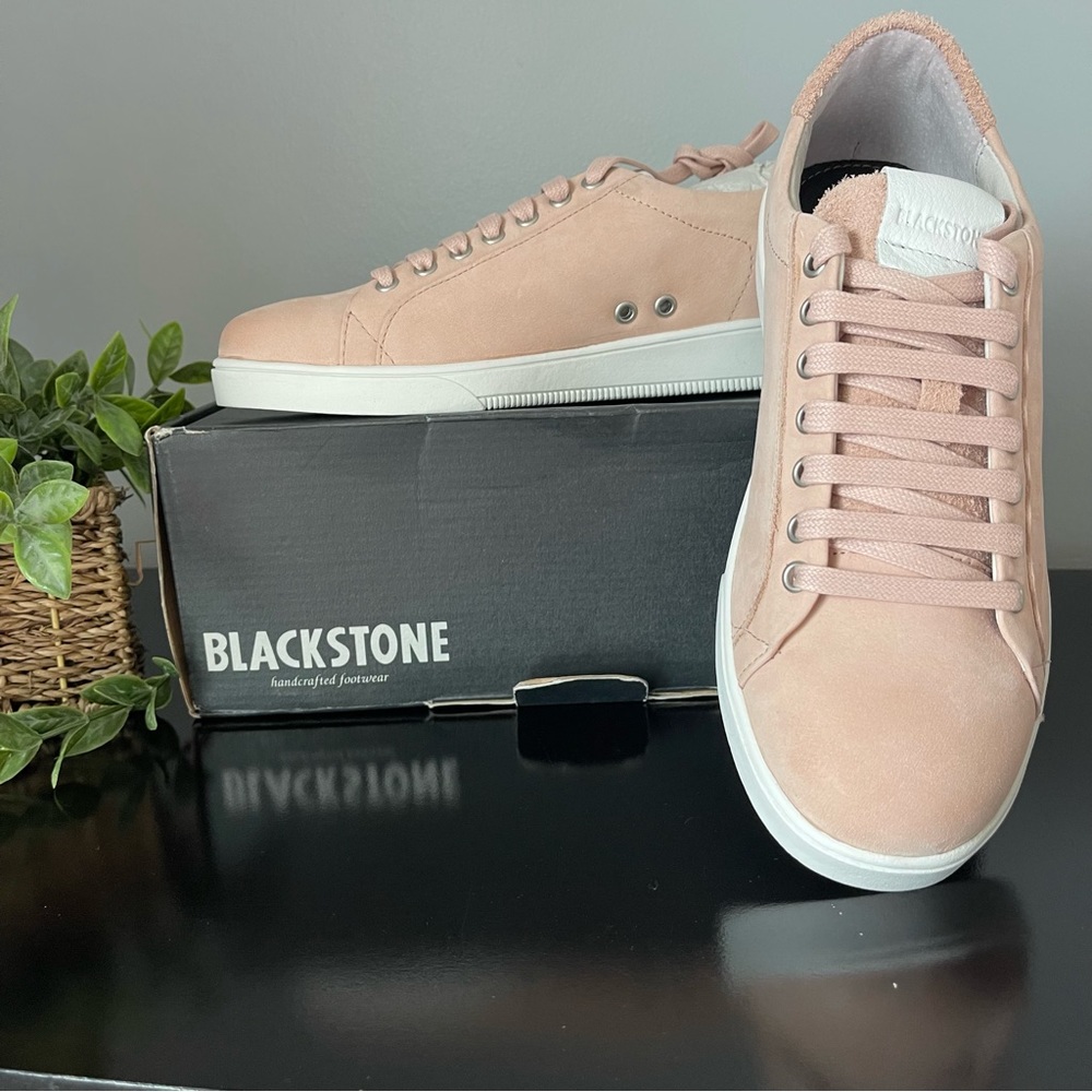 NIB Blackstone Cameo Rose Low-Top Leather Sneaker Size 7.5
